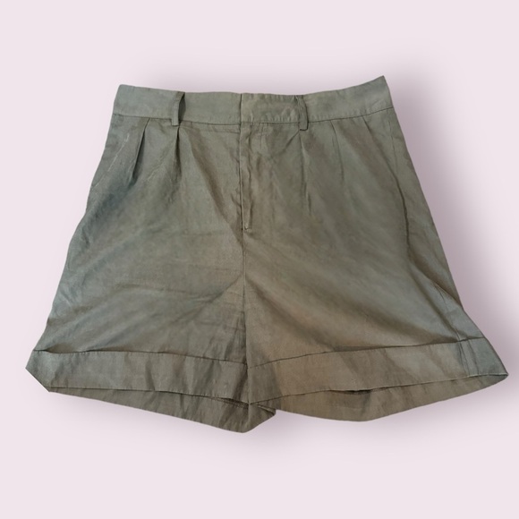 Nasty Gal Relaxed Fit Olive Shorts - Size 10 - Picture 4 of 4